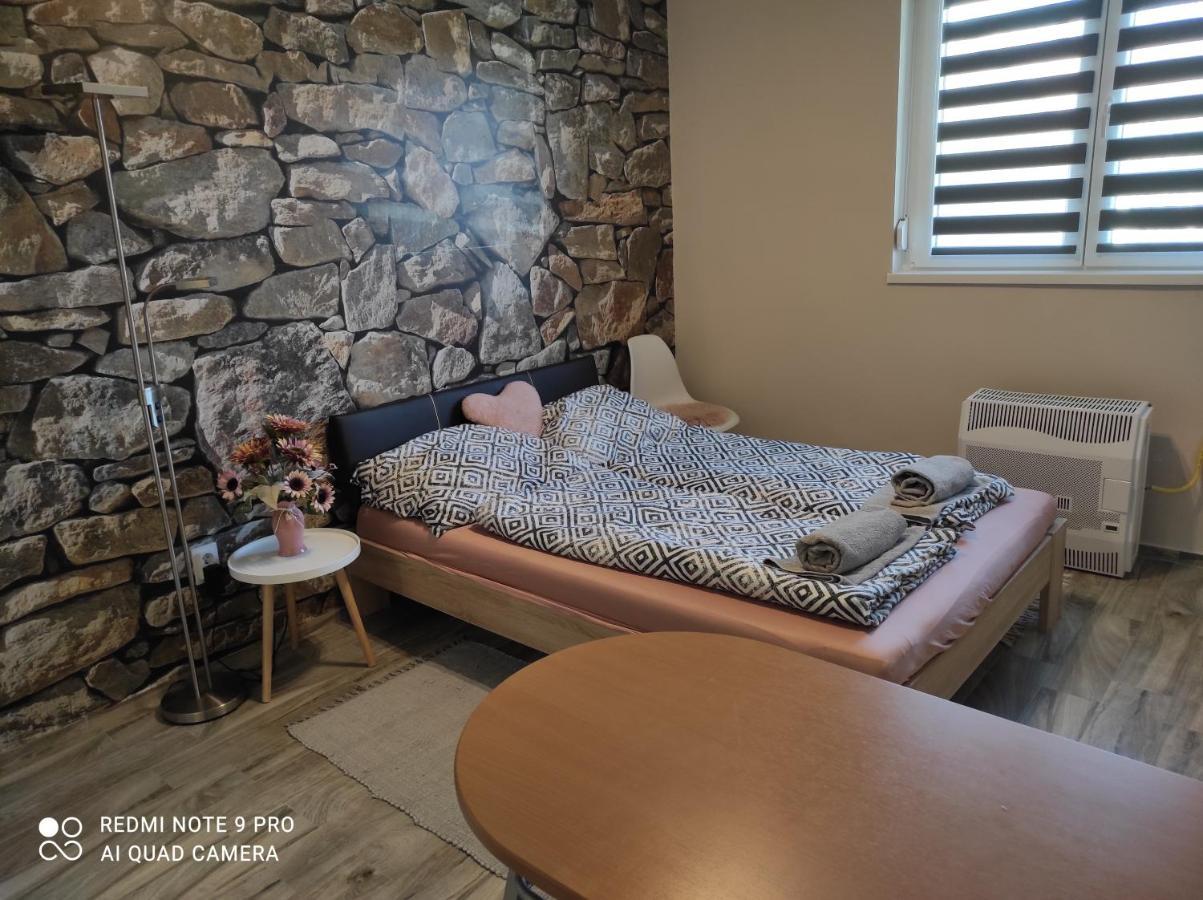 Kaposvár Desi Apartman מראה חיצוני תמונה